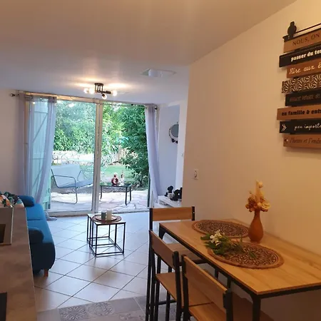 Location De Vacances T2 Non Loin D'Aix Et Marseille Pourrieres Exterior foto